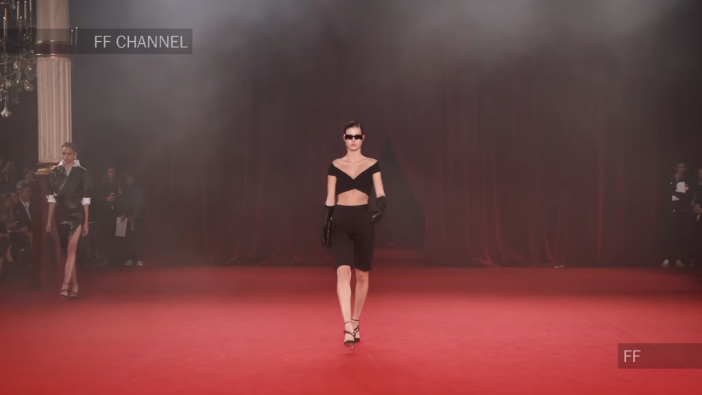 Screenshotter OffWhiteSpringSummer2018FullFashionShowExclusive 0’44”