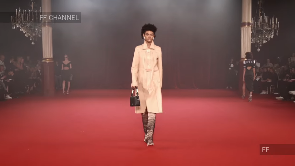 Screenshotter OffWhiteSpringSummer2018FullFashionShowExclusive 1’13”
