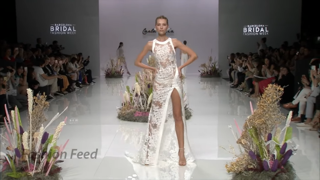 Screenshotter CarlaRuizBridal2019BarcelonaBridalFashionWeek2018 0’55”