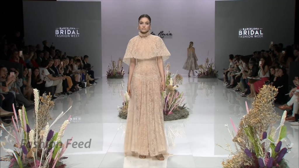 Screenshotter CarlaRuizBridal2019BarcelonaBridalFashionWeek2018 4’23”