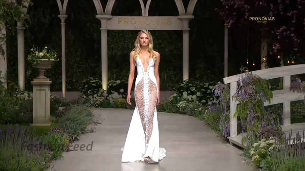Screenshotter PronoviasBridal2019BarcelonaBridalFashionWeek2018 0’56”