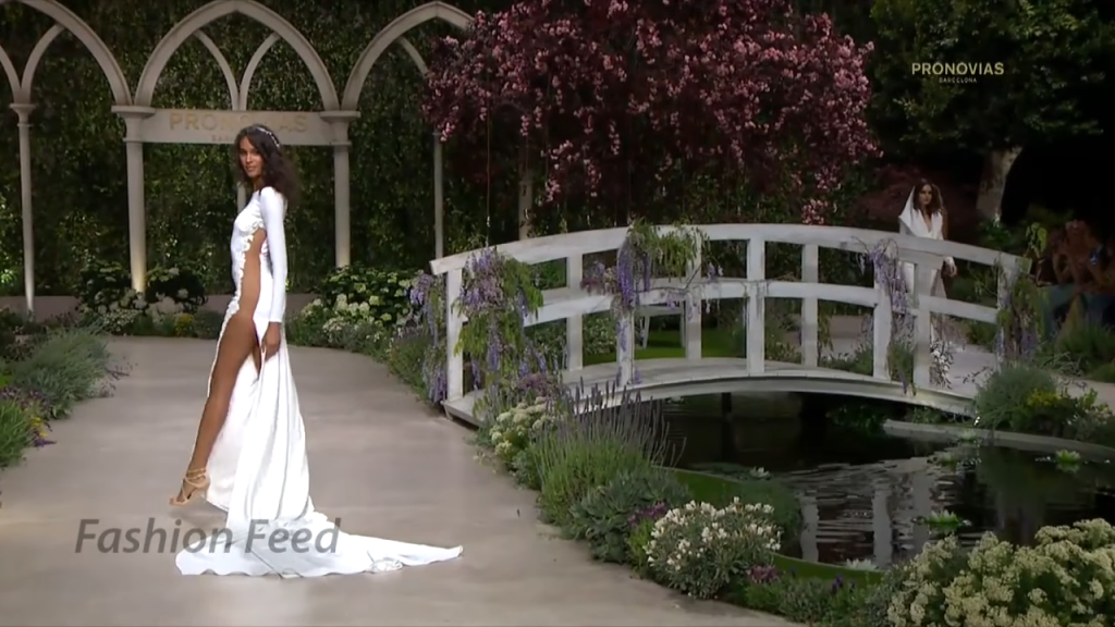 Screenshotter PronoviasBridal2019BarcelonaBridalFashionWeek2018 1’30”